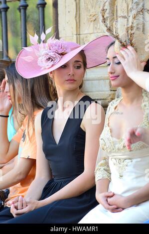 Espagne, Andalousie, Jerez de la Frontera, Feria del Caballo, Fête du cheval, les jeunes filles andalou Banque D'Images