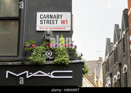 Panneau de rue Carnaby Street, City of Westminster, Londres, W1, Royaume-Uni Banque D'Images