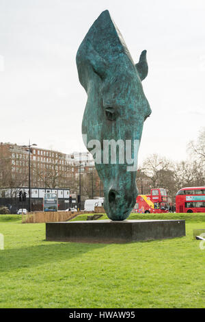 L'eau à 'cheval' par Nic Fiddian-Green, Marble Arch, London, UK Banque D'Images