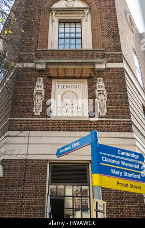 Plaque à Sir Alexander Fleming à l'extérieur de l'hôpital St Mary's, Londres, Angleterre, Royaume-Uni Banque D'Images