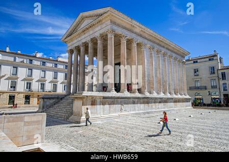 La France, Gard, Nîmes, l'ancien temple romain, La Maison Carrée est un musée d'art contemporain Banque D'Images