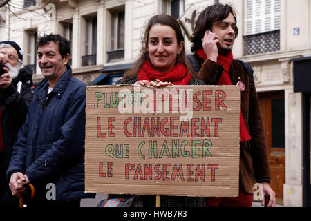 Paris, France. 18 mars, 2017. Parade pour la 6e république avec Jean-Luc Mélenchon à Paris, France. Credit : Bernard Menigault/Alamy Live News Banque D'Images