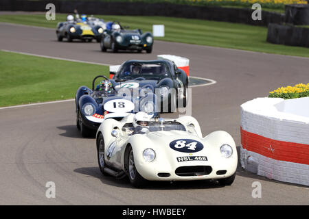 Chichester, Sussex, UK. Mar 19, 2017. Scott Brown Le Trophée. La réunion des membres de Goodwood est une fin de semaine de course de moto fondée par Lord March, qui vise à recréer l'atmosphère de camaraderie et de l'original le BARC les réunions des membres tenue à Goodwood tout au long des années 50 et 60, jusqu'à la fermeture du circuit pour la course en 1966. Credit : Oliver Dixon/Alamy Live News Banque D'Images