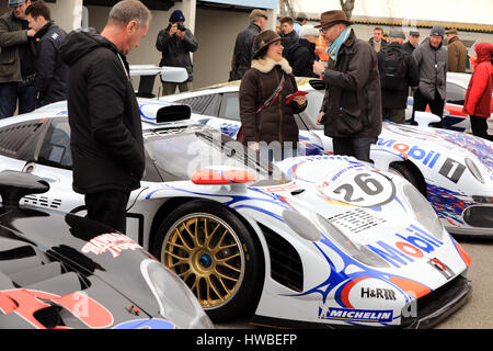 Chichester, Sussex, UK. Mar 19, 2017. La réunion des membres de Goodwood est une fin de semaine de course de moto fondée par Lord March, qui vise à recréer l'atmosphère de camaraderie et de l'original le BARC les réunions des membres tenue à Goodwood tout au long des années 50 et 60, jusqu'à la fermeture du circuit pour la course en 1966. Credit : Oliver Dixon/Alamy Live News Banque D'Images