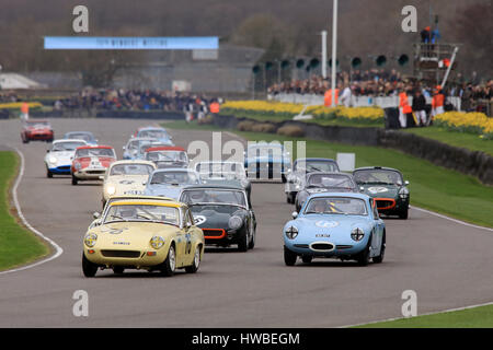 Chichester, Sussex, UK. Mar 19, 2017. La cuvette de l'Goodwood Weslake Réunion des membres est une fin de semaine de course de moto fondée par Lord March, qui vise à recréer l'atmosphère de camaraderie et de l'original le BARC les réunions des membres tenue à Goodwood tout au long des années 50 et 60, jusqu'à la fermeture du circuit pour la course en 1966. Credit : Oliver Dixon/Alamy Live News Banque D'Images