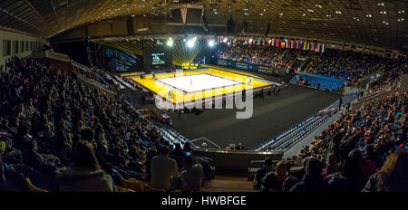 Kiev, Ukraine. 19 mars, 2017. Équipe de l'Ukraine joue avec 5 cerceaux au cours de la concurrence Groupe Grand Prix de gymnastique rythmique coupe' dans eriugina "Palais des Sports de Kiev, Ukraine. Crédit : Oleksandr Prykhodko/Alamy Live News Banque D'Images