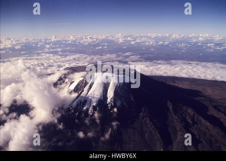 Le mont Kilimandjaro, le point culminant de l'Afrique avec 5895 mètres au-dessus du niveau de la mer, en Tanzanie Banque D'Images