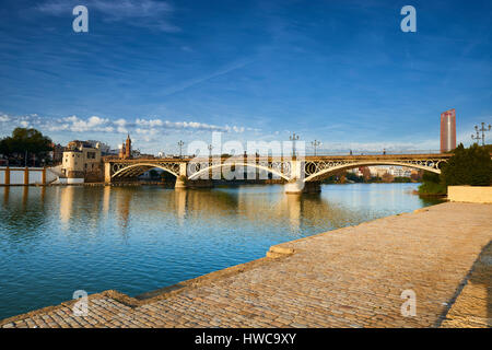 Puente de Isabel II (pont de Triana), Séville, Andalousie, Espagne, Europe Banque D'Images