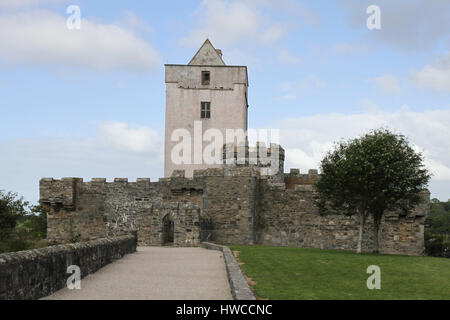 Doe Castle, près de Creeslough, sur les rives de la baie de Sheephaven, comté de Donegal, Irlande. Banque D'Images