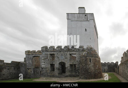 Doe Castle, près de Creeslough, sur les rives de la baie de Sheephaven, comté de Donegal, Irlande. Banque D'Images