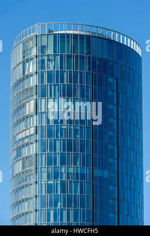 Les gens sur l'affichage de la plate-forme, KölnTriangle office building, Triangle, LVR Tower, Cologne, Rhénanie du Nord-Westphalie, Allemagne Banque D'Images