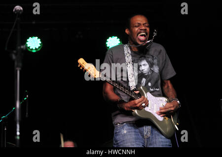 Eric Gales, (alias Raw Dawg) (né le 29 octobre 1974 à Memphis Tennessee, hard rock, blues, heavy metal, musicien, compositeur, photo Kazimierz Jurewicz, Banque D'Images