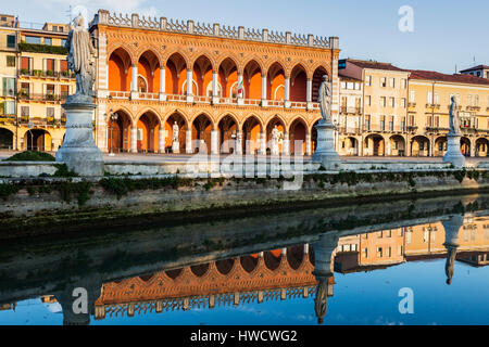 Prato della Valle à Padoue. Padoue, Vénétie, Italie. Banque D'Images