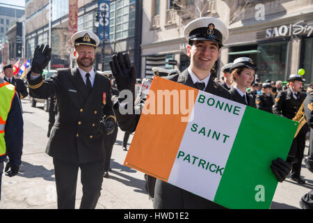 Montréal, Canada - 19 mars 2017 : Les pilotes à la parade de la Saint Patrick Banque D'Images