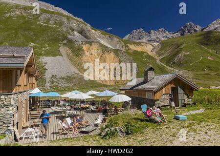 France, Savoie, Meribel, massif de la Vanoise, le parc national de la Vanoise, le refuge du saut (5616m), vue sur les Grands Diners Banque D'Images