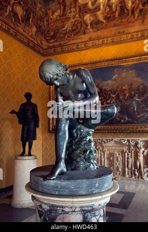 L'Italie, Latium, Rome, Capitole Musées, classée au Patrimoine Mondial de l'UNESCO, garçon avec thorn statue également appelé lo spinario Banque D'Images