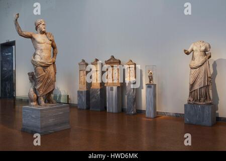 La Grèce, Grèce Centrale Région, Athènes, Musée National, de la statue de Poséidon, marbre de Paros trouvés à Milos, 125 avant J.-C. Banque D'Images