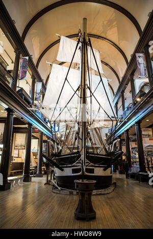 United States, Massachusetts, New Bedford, New Bedford Whaling Museum, la moitié de l'échelle de la chasse à la réplique de l'écorce, Lagoda Banque D'Images