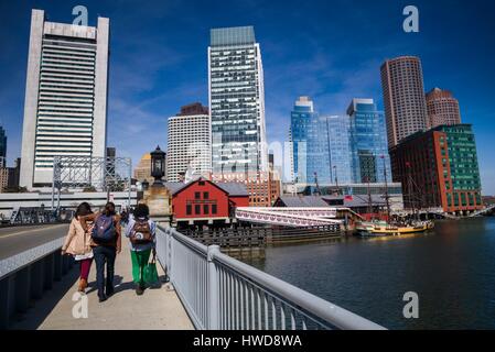 États-unis, Massachusetts, Boston, Banque fédérale de réserve, Hôtel Intercontinental, et Boston Tea Party Museum, matin Banque D'Images