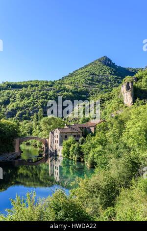 La France, l'Aveyron, les Causses et les Cévennes, paysage culturel agropastoraux méditerranéens, inscrite au Patrimoine Mondial de l'UNESCO, parc naturel régional des Grands Causses, vallée de la Dourbie, La Roque-Sainte-Marguerite, moulin de Corp Banque D'Images