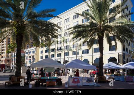 United States, Florida, West Palm Beach, Clematis Street, Centenial Square, le marché fermier de week-end Banque D'Images