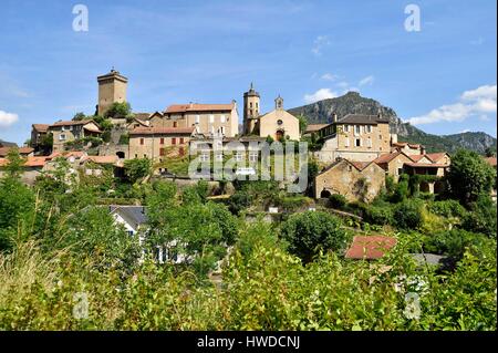 La France, l'Aveyron, les Causses et les Cévennes, paysage culturel agropastoraux méditerranéens, inscrite au Patrimoine Mondial de l'UNESCO, Peyreleau, le village à l'entrée des Gorges de la Jonte Banque D'Images