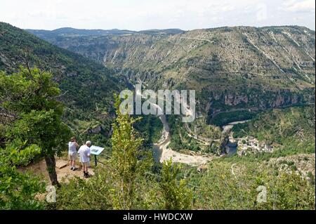 La France, la Lozère, les Causses et les Cévennes, paysage culturel agropastoraux méditerranéens, inscrite au Patrimoine Mondial de l'UNESCO, les Gorges du Tarn, St Chely du Tarn dans la St Chely circus Banque D'Images