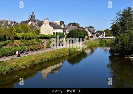 France, Morbihan, Malestroit, la ville, la rivière l'Oust et du Canal de Nantes à Brest Banque D'Images