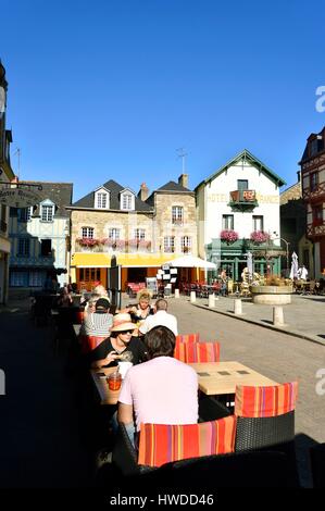 France, Morbihan, sur le Chemin de Saint Jacques, Josselin village médiéval, Place Notre Dame Banque D'Images