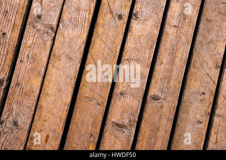 Terrasse extérieure en bois patiné, texture de fond de bandes Banque D'Images