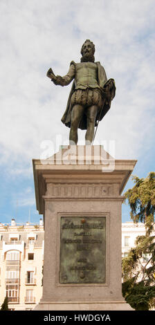 Miguel de Cervantes Saavedra's statue près du Congrès des députés espagnol à Madrid, Espagne Banque D'Images