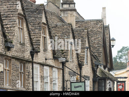 Détails de construction de cette ville de marché historique de Cotswolds sur Castle Street, Cirencester dans les Cotswolds, Gloucester, England, UK Banque D'Images