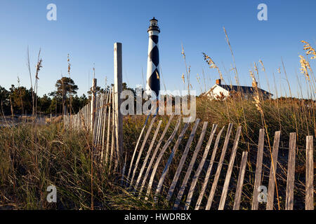 NC00886-00....CAROLINE DU NORD - Cape Lookout phare sur les principales banques du Sud dans la région de Cape Lookout National Seashore. Banque D'Images