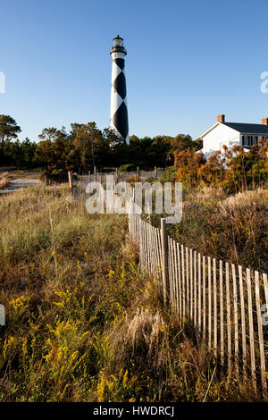 NC00888-00...CAROLINE DU NORD - Cape Lookout lighthouse keepers et House en Cape Lookout National Seashore. Banque D'Images