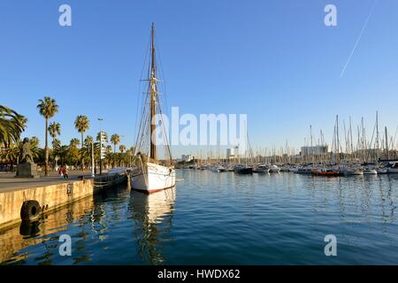 Espagne, Catalogne, Barcelone, quartier de la Barceloneta, Port Vell Banque D'Images