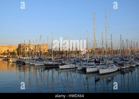 Espagne, Catalogne, Barcelone, quartier de la Barceloneta, Port Vell Banque D'Images