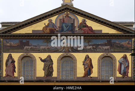 Mosaïque de Jésus Christ l'enseignant, les Saints Pierre et Paul et les prophètes Isaïe, Jérémie, Ézéchiel et Daniel, Basilique de S Banque D'Images