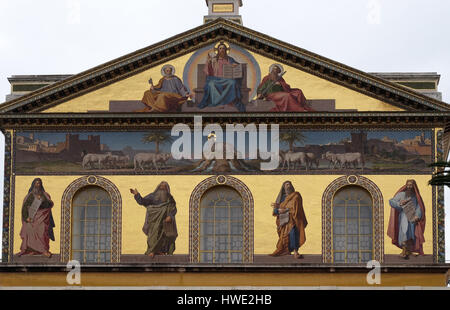 Mosaïque de Jésus Christ l'enseignant, les Saints Pierre et Paul et les prophètes Isaïe, Jérémie, Ézéchiel et Daniel, Basilique de S Banque D'Images