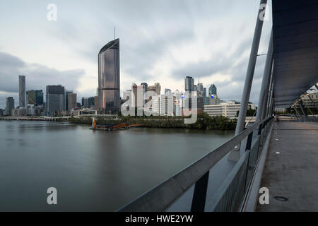 La ville de Brisbane, Queensland, Australie. Image prise à partir de la bonne volonté pont menant à Southbank. Banque D'Images