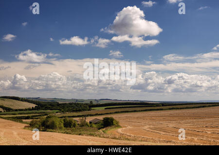 Vieux bâtiments de ferme et granges à côté du Wiltshire à Ridgeway Banque D'Images