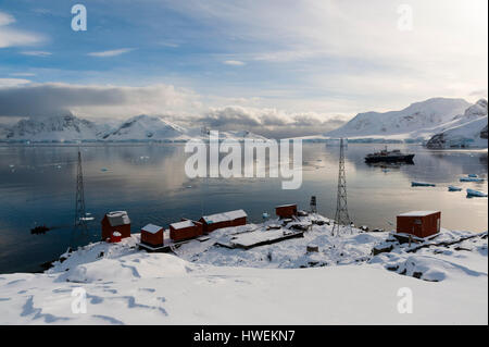 La station Argentine Almirante Brown, Paradise Bay, Antarctique Banque D'Images