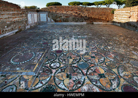 Italie Latium Ostia Antica Domus - Amour et Psyché pavement en opus sectile Banque D'Images