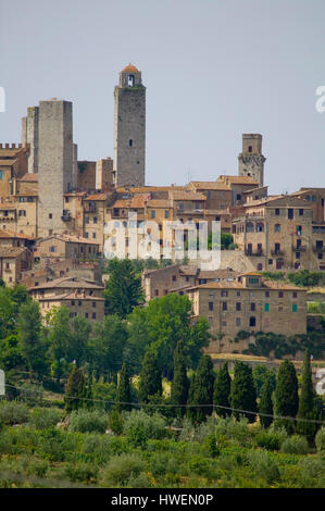 Hill town et tour d'horizon de San Gimignano, Sienne, Toscane, Italie Banque D'Images