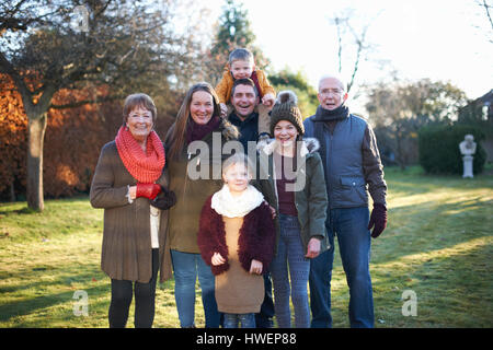 Happy Family in garden Banque D'Images