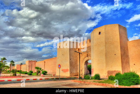 Bab Laarissa ou Bab Er-Raha, une des portes de Marrakech, Maroc Banque D'Images