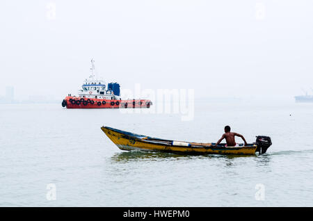 Bateaux près de la Malaisie tropic beach Banque D'Images