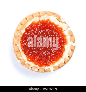 Tartelette au caviar isolé sur fond blanc Banque D'Images