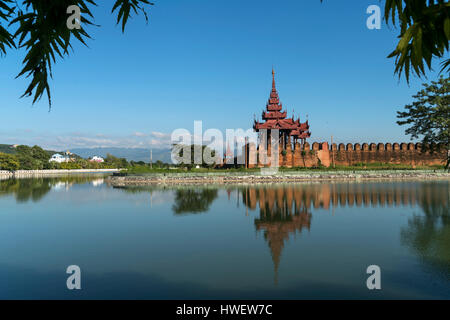 Um den Wassergraben Königspalast à Mandalay, Myanmar | douves et bastion de la palais royal de Mandalay à Mandalay, Myanmar, en Asie Banque D'Images