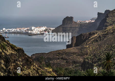 Puerto de las Nieves und der Barranco de Guayedra, Insel Gran Canaria, Kanarische Inseln, Spanien | birds eye view de Puerto de las Nieves et Barra Banque D'Images