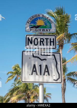 Signalisation routière pour la Floride Scenic Highway en direction du nord sur l'autoroute A1A Fort Lauderdale, Florida, United States Banque D'Images